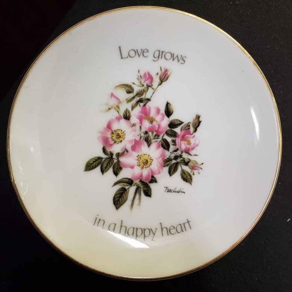 Lasting Treasures 4in Wall Plate Love Grows